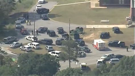 2 Students 1 Teacher Hurt In Sc School Shooting