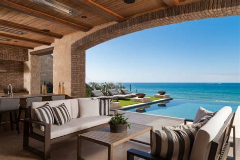15 Jaw Dropping Mediterranean Patio Designs That Will Take Your Breath Away
