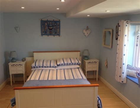 If a window is more than 44 inches from the ground, a ladder or steps at least 12 inches wide must be present. Cool Tips to turn a basement into bedroom | Home Decor Buzz