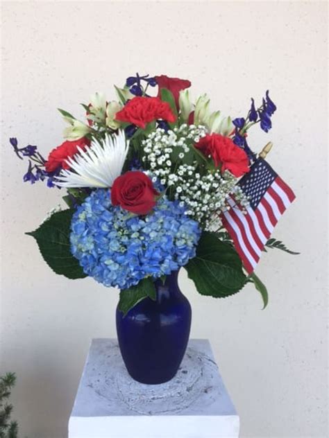 Each floral warehouse we operate handles products with the utmost care to ensure flowers remain pristine and supplies intact. PATRIOT VASE in Frederick, MD | Amour Flowers