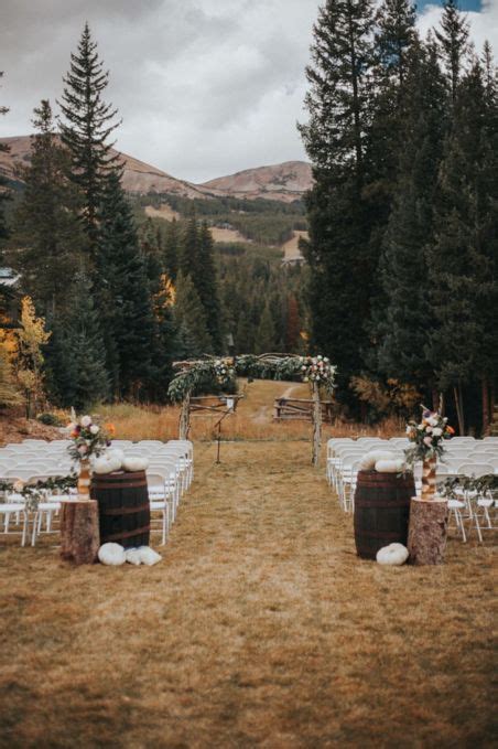 50 Beautiful Mountain Wedding Ideas You Should Try For Your Wedding