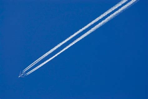 Scientists Dubunk Chemtrails Plane Trails Conspiracy Theory Metro News