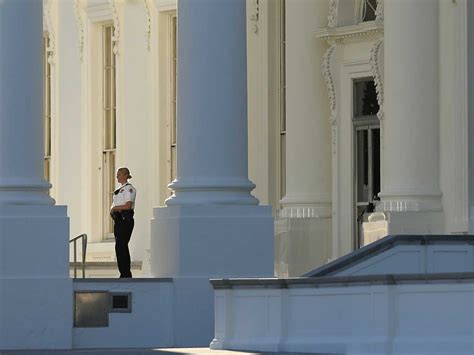 This Is How Far An Intruder Made It Inside The White House Business