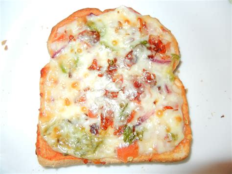 This recipe is very simple to prepare and easy to store and reheat. Bread Pizza Recipe - OneDayCart - Online Shopping Kochi,Kerala