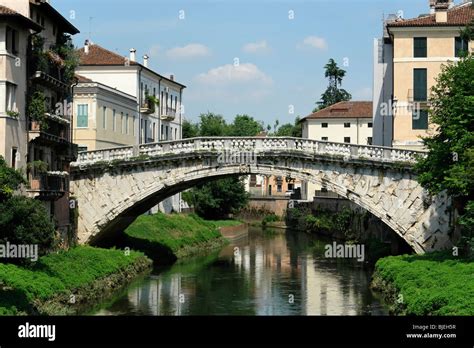 Fiume Retrone Und Ponte St Michele Hi Res Stock Photography And Images