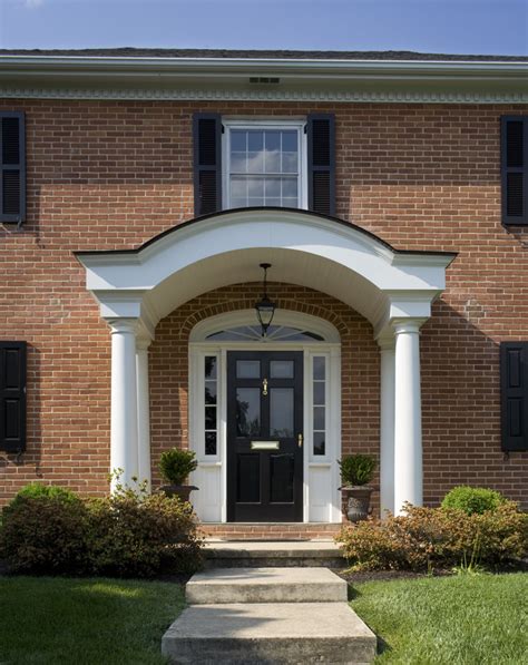 Refresh Your Entryway With These Colonial Front Door Collections