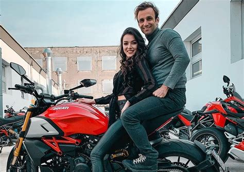 Create/edit gifs, make reaction gifs. MotoGP : Johann Zarco s'est rendu chez Ducati pour aller ...