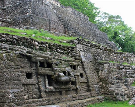 Lamanai Belize One Of The Largest And Oldest Maya Cities Dated To