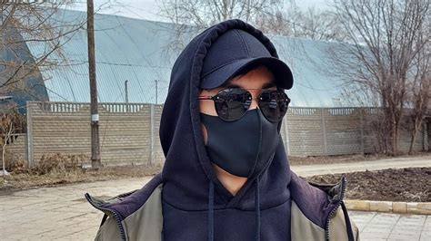 Загадочный человек в маске помогает нуждающимся в Уральске 05 апреля 2021 1810 новости на