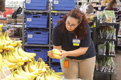 Walmart To Expand Grocery Delivery Service Nationwide