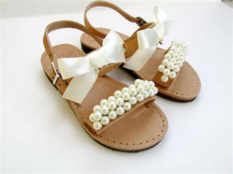 Flower girl sandals / Wedding sandals / Girl sandals/ Ivory pearl sandals / Greek sandals ...
