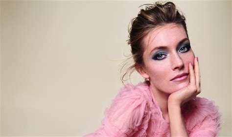 DOUGLAS COLLECTION - All Eyes On You