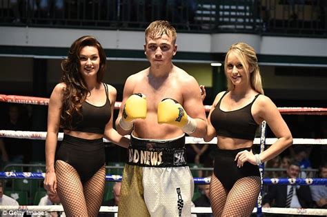 Boxing Promoters Have No Plans To Ditch Ring Card Girls Daily Mail Online