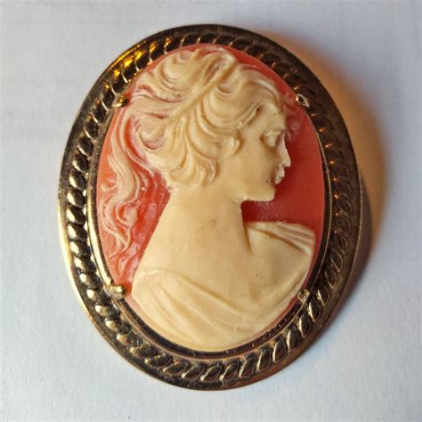 vintage lady cameo brooch pin gold tone vtg costume jewelry vintage jewelry brooch jewelry