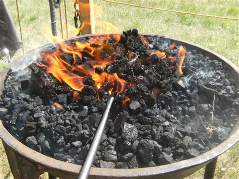 Il ferro battuto è stato il primo tipo di acciaio ad essere stato inventato; Ferro battuto - Materiali - Caratteristiche ed uso del ...