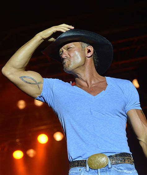 is tim mcgraw the hottest male country singer