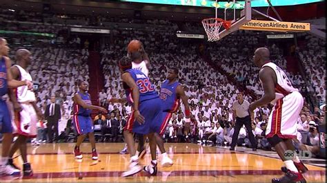 Dwyane Wade Great Shot Against Detroit Pistons Hd Youtube