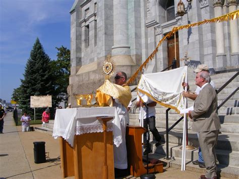 St Anne Shrine Celebrates Corpus Christi St Anne Shrine Of Fall River