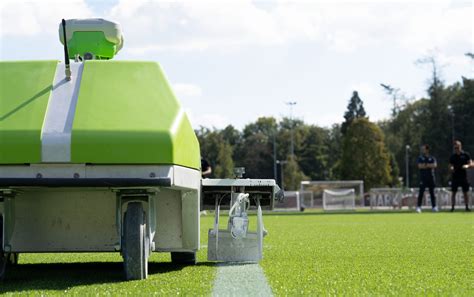 Field Line Marking Robot ⇒ Turf Tank One Quick And Precise