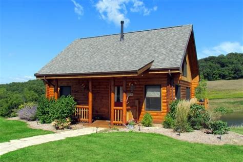10 Cozy Cabins For The Ultimate Fall Getaway In Iowa