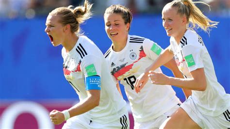 Duitsland heeft zich bij het wk in frankrijk eenvoudig geplaatst voor de kwartfinales. Vrouwen Duitsland overtuigend naar kwartfinales WK | NOS