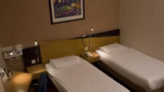 /b> the comfort inn vauxhall hotel's 94 are brightly decorated, with striped fabrics. Hotel Comfort Inn Vauxhall - Londres - Londres