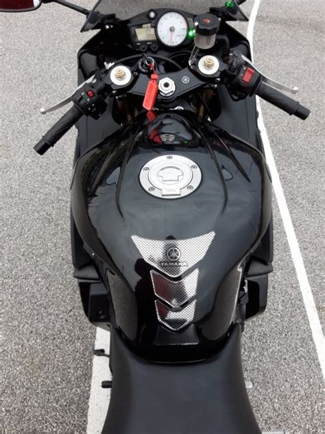 The most accurate 2005 yamaha r6s mpg estimates based on real world results of 15 thousand miles driven in 7 yamaha r6s. Yamaha R6, 2005 god.