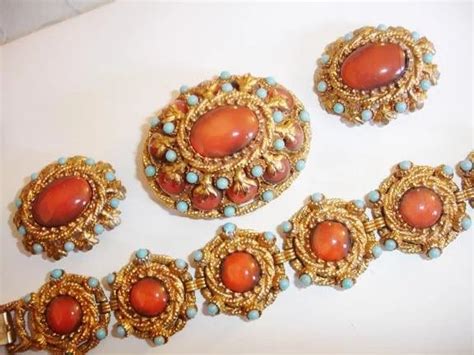 Hardy Har Har Coral Colored Resin Bracelet Brooch And Earring Parure