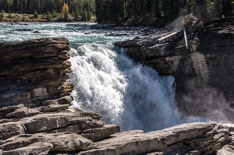 Exploring The Majestic Beauty Of Athabasca Falls A Must See Natural