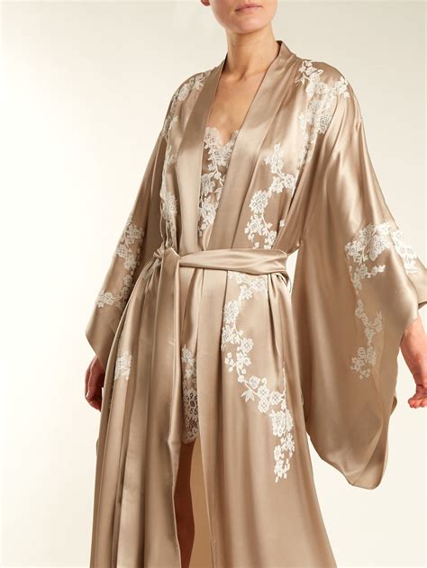 Lace Detailed Silk Satin Kimono Robe Carine Gilson MATCHESFASHION