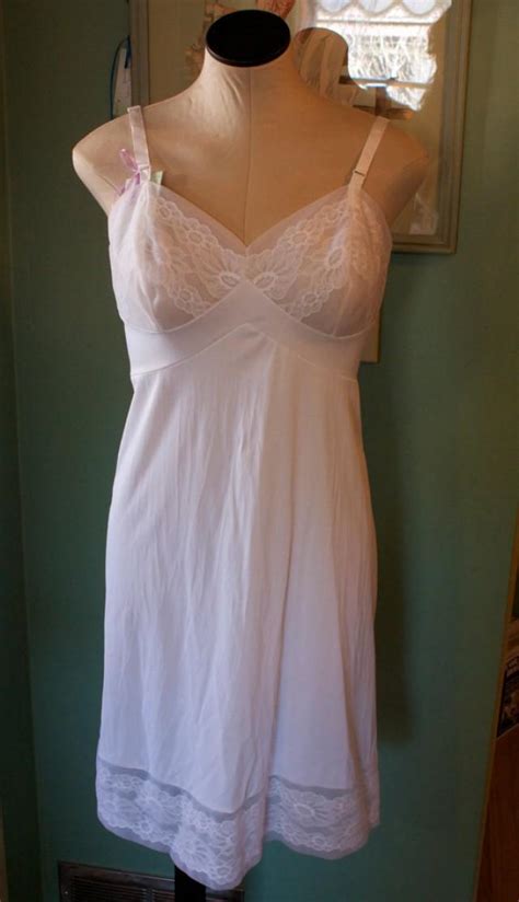 exquisite white vintage women s slip by vanity fair women s lacy lingerie size 36 made in usa