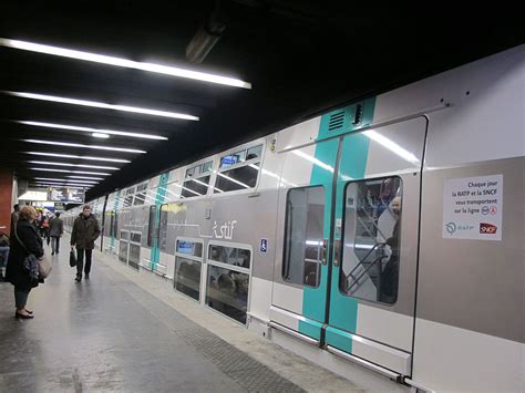 00h13 zone de transport : RER A gare de Lyon | Gare paris, Gare de lyon, Gare