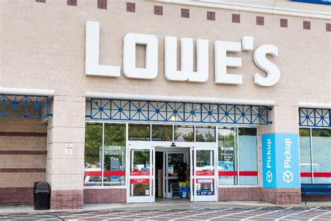 Heres Why Lowes Is Closing More Stores