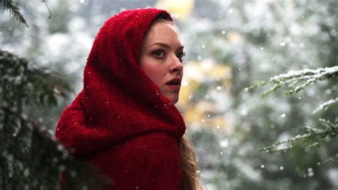 wallpaper wanita salju musim dingin bioskop kerudung merah amanda seyfried warna pohon