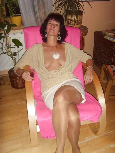 Spicy Mature Pussy Les Salopes Braless