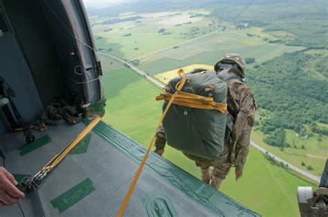 Estonian Us Forces Receive New Jump Wings Article The United