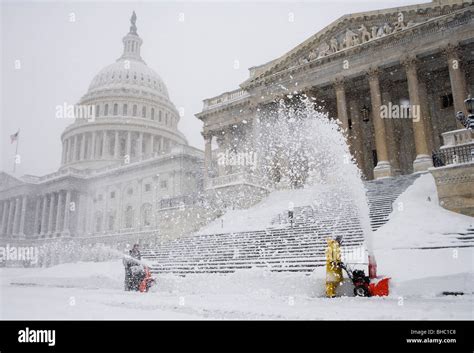 Snow Scenes Around The United States Capitol Building Stock Photo Alamy