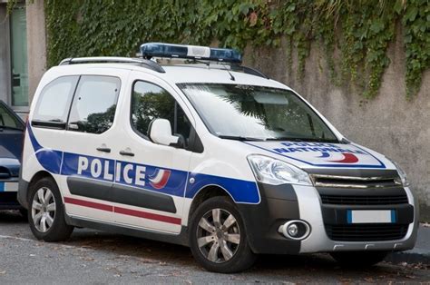 Un défi de sécurité dans l'essonne, les parents ont un devoir d'autorité. Essonne. Une rixe évitée de justesse à Evry-Courcouronnes | Actu Essonne