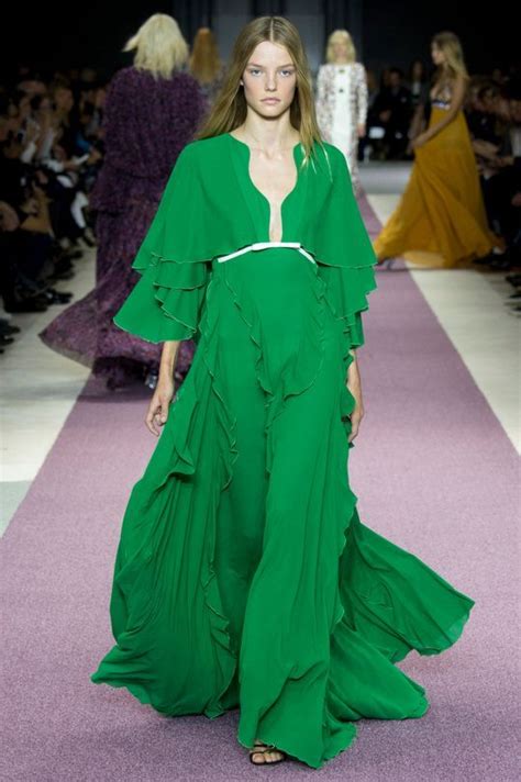 23 Of The Best Runway Looks From Paris Fashion Week Springsummer ‘16
