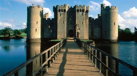 Bodiam Castle In England HD Travel Wallpapers | HD Wallpapers | ID #56450