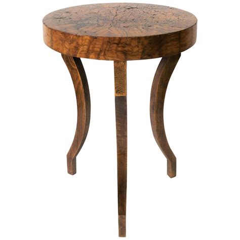 Notably, the pedestal leg with its soft curve and carved details that highlight the patterns in the oak. Small Round Wood Gueridon Side or Drinks Table For Sale at ...