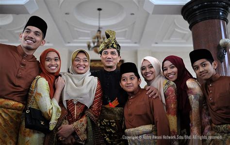 Ppbm gombak 10 mac 2020 menteri kanan, menteri pertahanan: Majlis angkat sumpah Menteri Besar Selangor ke-15 | Astro ...