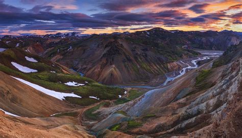 Islandia Góry Landmannalaugar Tęczowe Góry Skały Ryolitowe Zachód