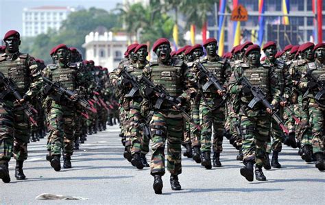 Rumusrumus.com kali ini akan membahas jawaban dari pertanyaan 1 abad berapa tahun, meliputi pengertian abad, tabel konversi abad ke tahun dan juga. Perarakan Hari Kemerdekaan ke-56 | Foto | Astro Awani
