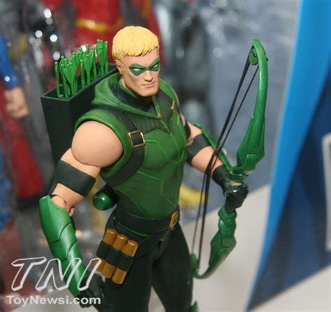 The New 52 Green Arrow The Emerald Archer Figure