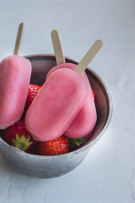 Super Simple Strawberry Smoothie Ice Lollies — The Mother Cooker