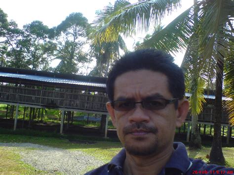 Selaian dari daging kambing untuk di potong, dan susu kambing untuk diperah, peternak kambing juga memiliki keuntungan lain yaitu kotoran kambing. Ternakan Kambing di Kampung Muda Jaya, Pagoh: Kursus ...