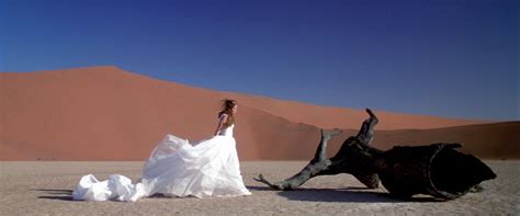 Cell, the купить или взять напрокат. The Cell - J Lo in Namibia | The cell jennifer lopez, Film ...