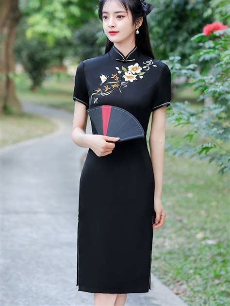 Mothers Red Black Embroidered Mid Qipao Cheongsam Dress CozyLadyWear