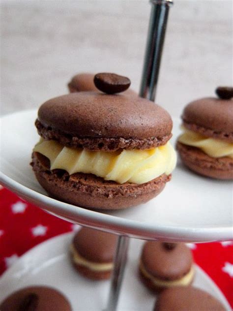 Verrühre alles gut miteinander und lasse die ganache dann etwas abkühlen. Kaffee-Macarons mit Verpoorten Original Eierlikör-Ganache ...